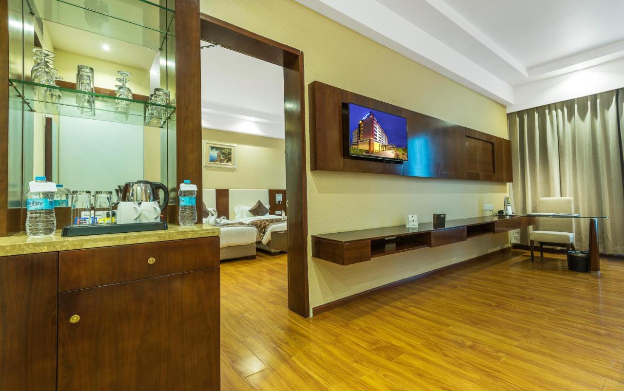 Clarion Inn Jaipur Kukas Екстер'єр фото