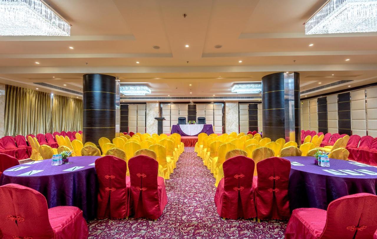 Clarion Inn Jaipur Kukas Екстер'єр фото
