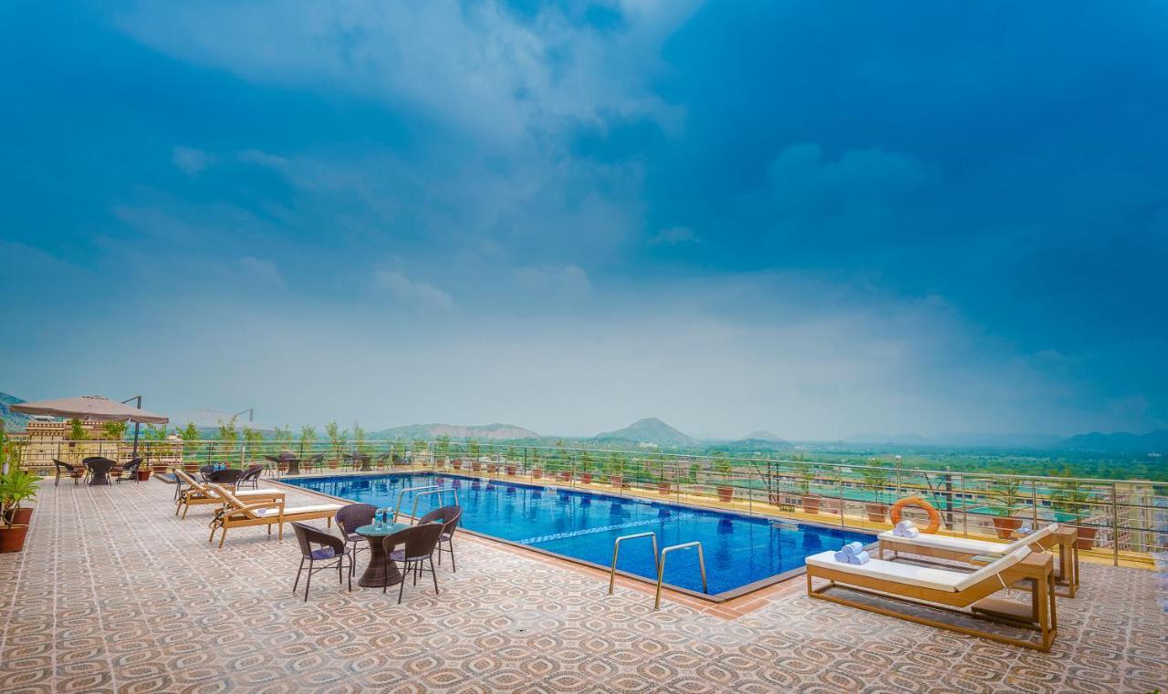 Clarion Inn Jaipur Kukas Екстер'єр фото