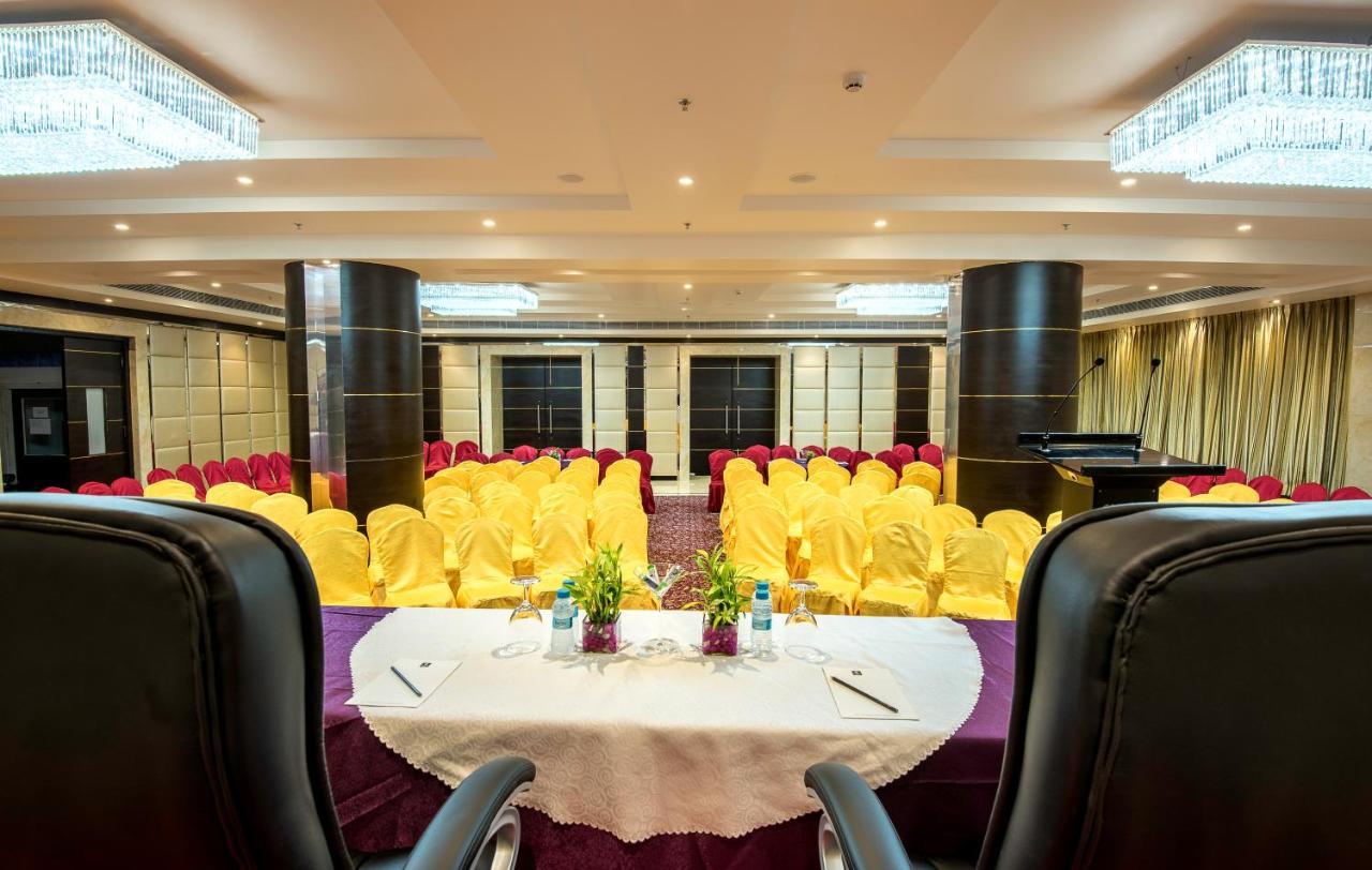 Clarion Inn Jaipur Kukas Екстер'єр фото