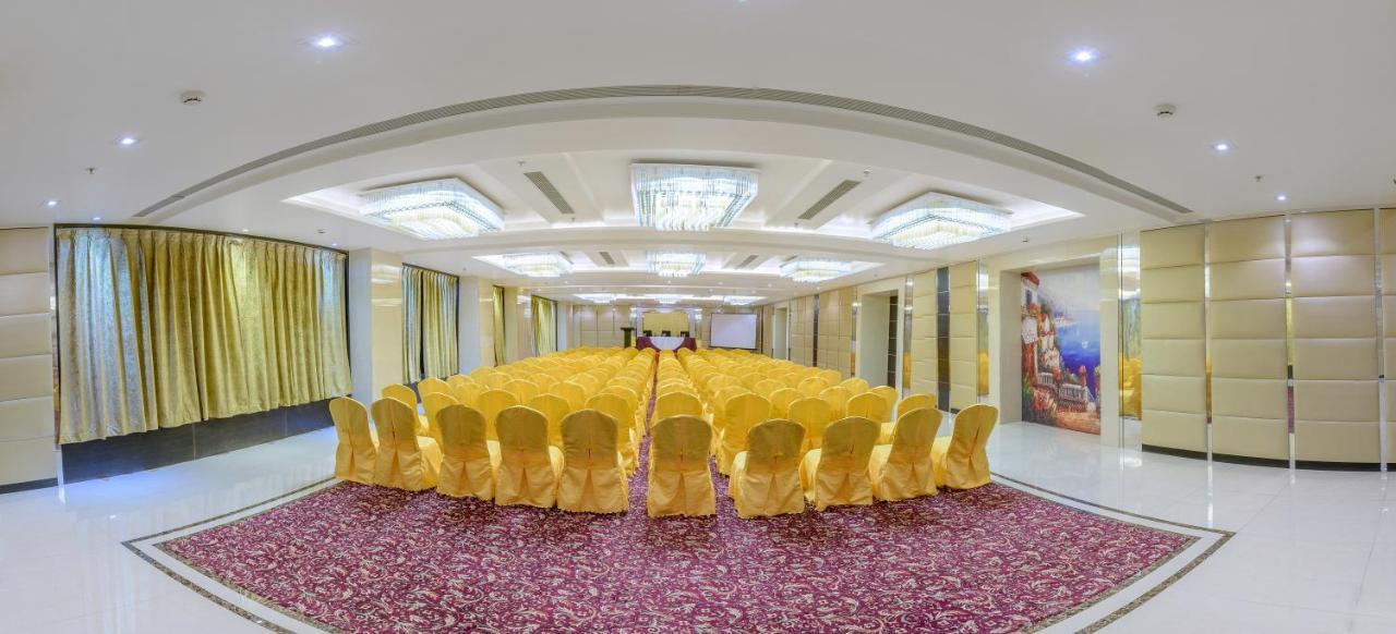 Clarion Inn Jaipur Kukas Екстер'єр фото